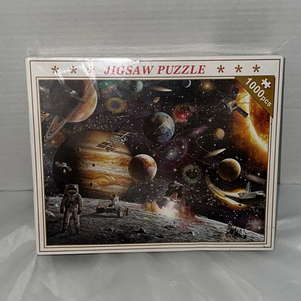 Space Theme‎ 1000-Piece Jigsaw Puzzle Astronaut Planets Damaged Box